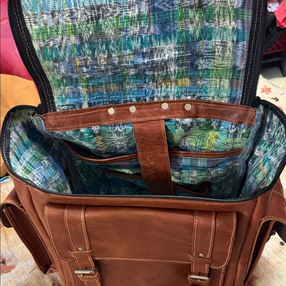 Men's Tan Leather Messenger Bag - Picture 5 of 6